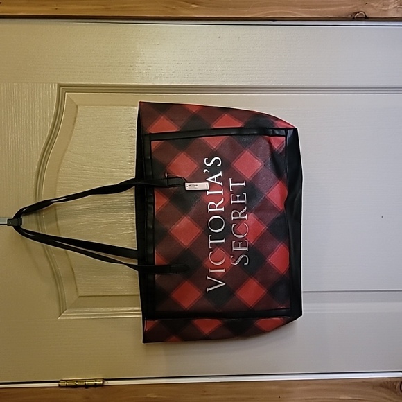 Victoria's Secret Handbags - Victoria's secret NWT black and red checkered tote bag/purse